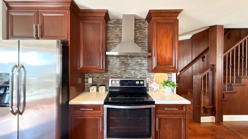 1291 Lansdowne Drive, Coquitlam, BC 