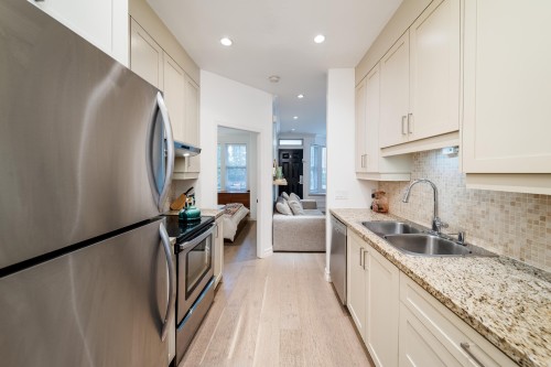 966 16Th Avenue W, Vancouver, BC 