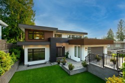 929 Canyon Boulevard  North Vancouver, BC V7R 2J9