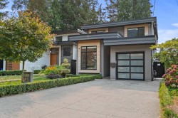 1033 Prospect Avenue  North Vancouver, BC V7R 2M6