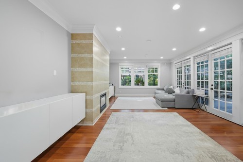 1350 15Th Avenue W, Vancouver, BC 