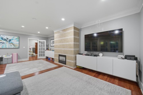 1350 15Th Avenue W, Vancouver, BC 