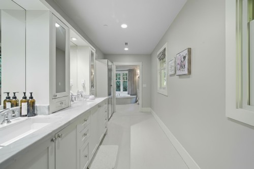 1350 15Th Avenue W, Vancouver, BC 