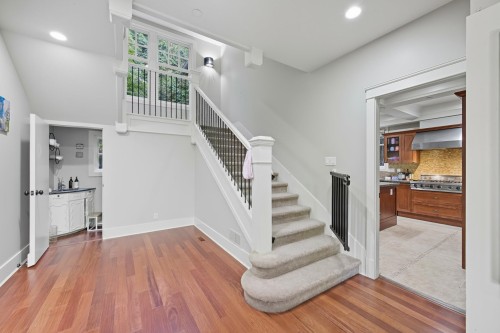 1350 15Th Avenue W, Vancouver, BC 