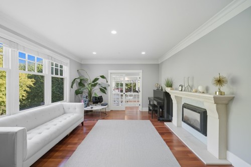 1350 15Th Avenue W, Vancouver, BC 