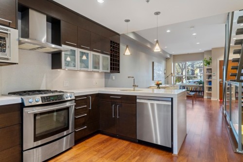 2168 8Th Avenue W, Vancouver, BC 