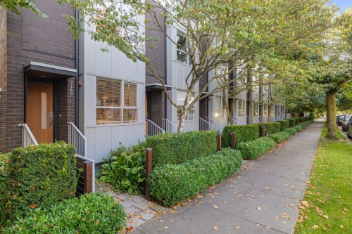 2168 8Th Avenue W, Vancouver, BC 