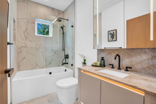 4029 33Rd Avenue W, Vancouver, BC 