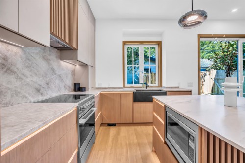 4029 33Rd Avenue W, Vancouver, BC 