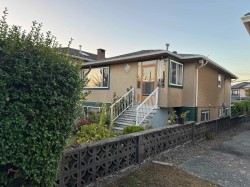 2673 22nd Avenue E Vancouver, BC V5M 2X6