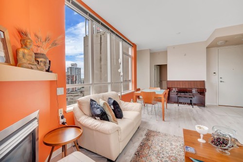 1403-120 16Th Street W, North Vancouver, BC 