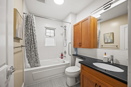 3276 21St Avenue W, Vancouver, BC 