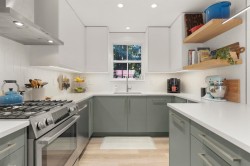 1676 Victoria Drive  Vancouver, BC V5L 4H3