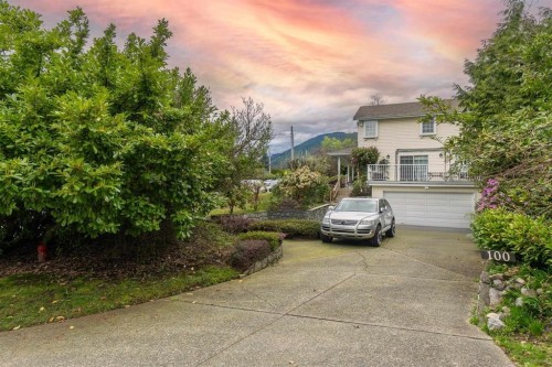 100 Kensington Road E, North Vancouver, BC 