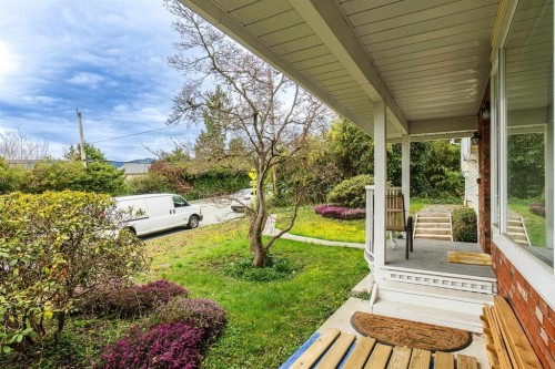 100 Kensington Road E, North Vancouver, BC 