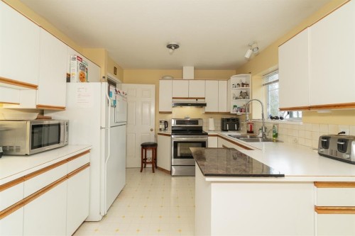 100 Kensington Road E, North Vancouver, BC 