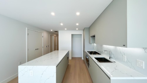 205-1331 Marine Drive, West Vancouver, BC 