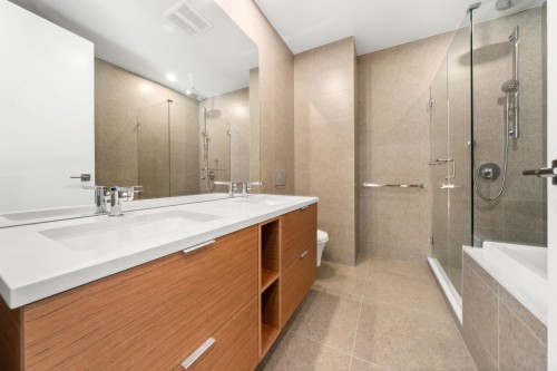 404-6699 Nelson Avenue, West Vancouver, BC 