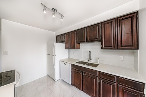 302-225 Sixth Street, New Westminster, BC 