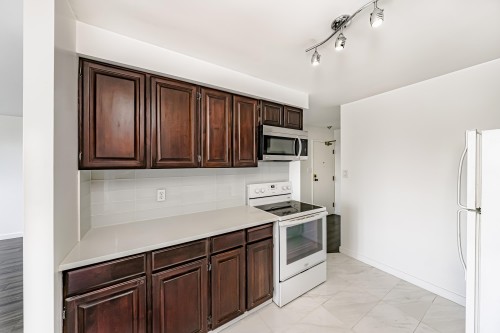 302-225 Sixth Street, New Westminster, BC 