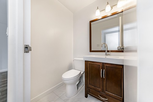 302-225 Sixth Street, New Westminster, BC 