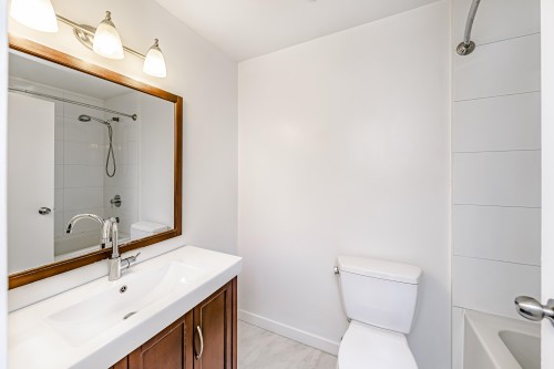 302-225 Sixth Street, New Westminster, BC 