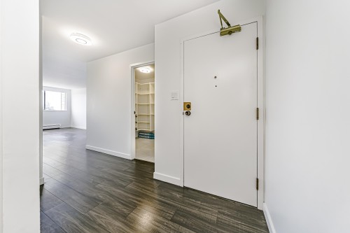 302-225 Sixth Street, New Westminster, BC 