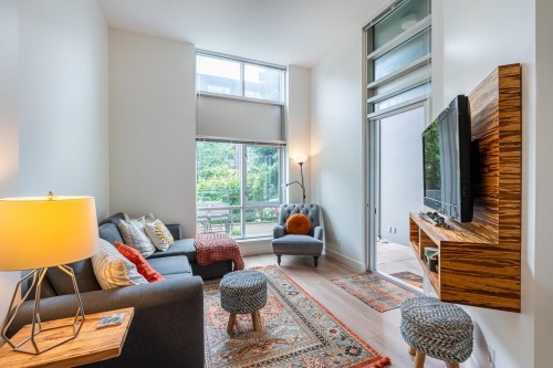 6-9150 University High Street, Burnaby, BC 