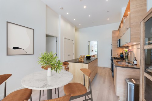 6-9150 University High Street, Burnaby, BC 