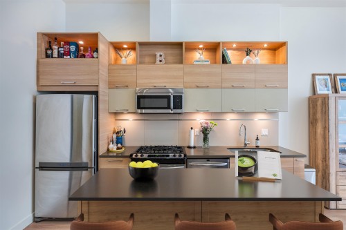 6-9150 University High Street, Burnaby, BC 