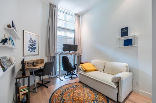 6-9150 University High Street, Burnaby, BC 