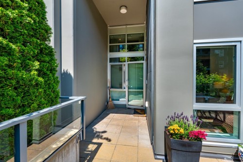 6-9150 University High Street, Burnaby, BC 