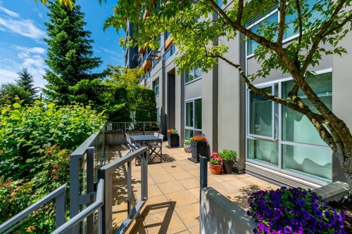 6-9150 University High Street, Burnaby, BC 