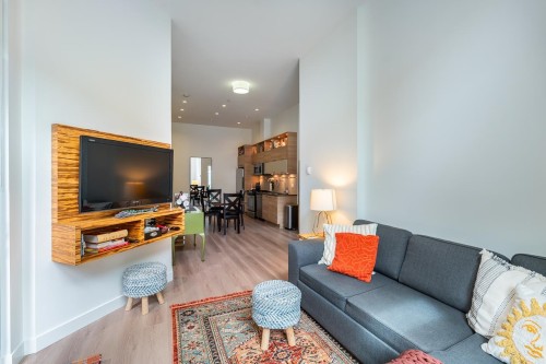 6-9150 University High Street, Burnaby, BC 