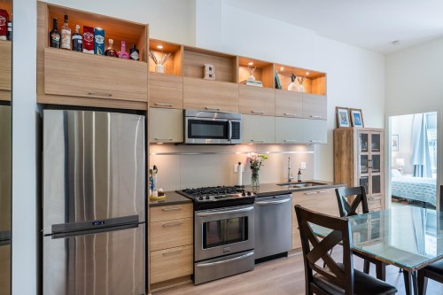 6-9150 University High Street, Burnaby, BC 