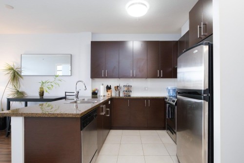 702-4250 Dawson Street, Burnaby, BC 