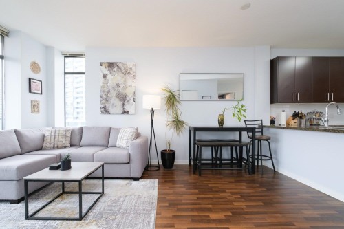 702-4250 Dawson Street, Burnaby, BC 