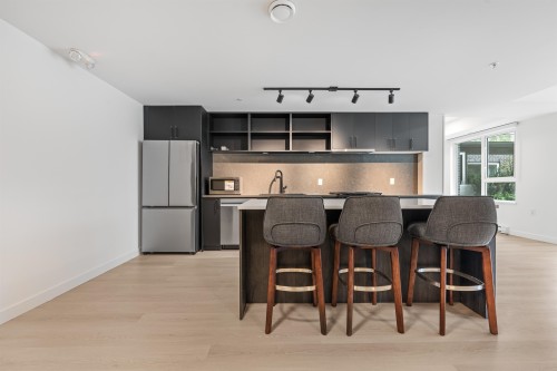 402-1100 Clarke Road, Port Moody, BC 