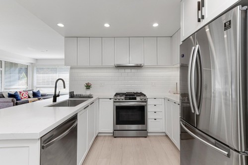 313-3018 St George Street, Port Moody, BC 