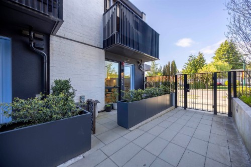 24-94 King Edward Avenue W Vancouver, BC V5Y 0N6