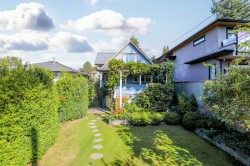 341 22nd Street W North Vancouver, BC V7M 2A3