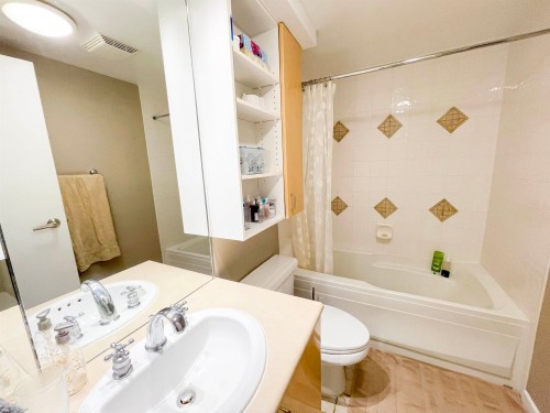 219-2680 4Th Avenue W, Vancouver, BC 