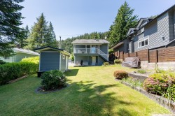 4370 Mountain Highway  North Vancouver, BC V7K 2K2