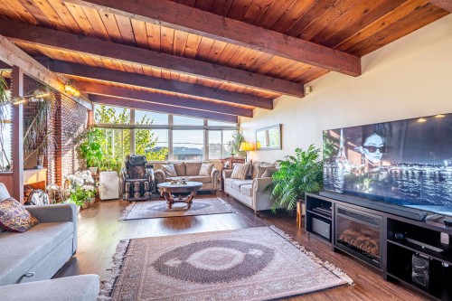 622 Croydon Place, North Vancouver, BC 