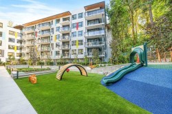 218-2015 St. Johns Street  Port Moody, BC V3H 0N5