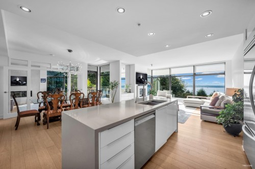 401-3315 Cypress Place, West Vancouver, BC 