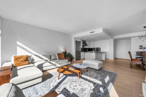 401-3315 Cypress Place, West Vancouver, BC 