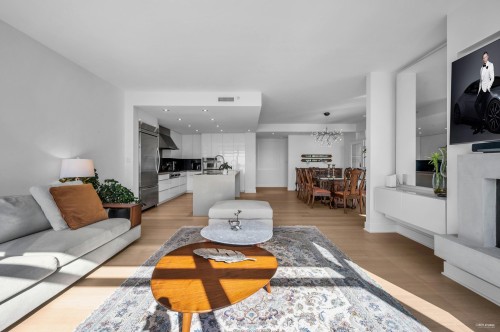 401-3315 Cypress Place, West Vancouver, BC 