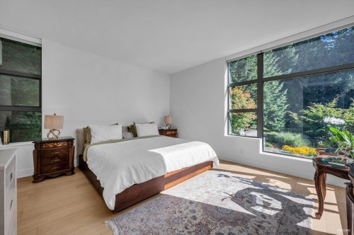 401-3315 Cypress Place, West Vancouver, BC 