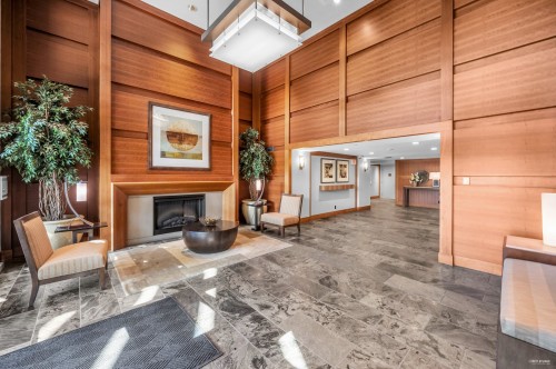 401-3315 Cypress Place, West Vancouver, BC 